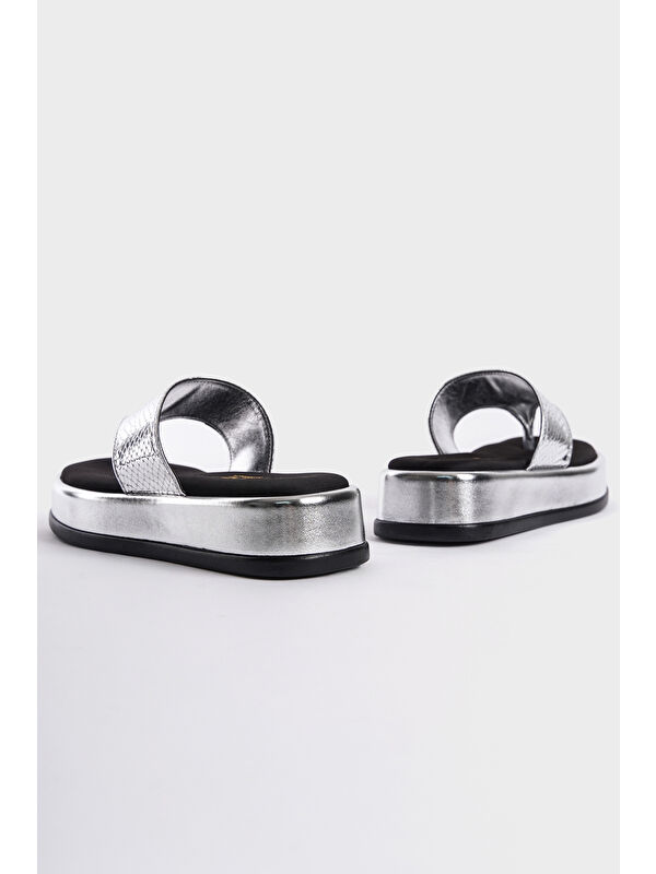 Dolgu Topuklu Taşlı Parmak Arasıı Kadın Terlik - Görsel 3