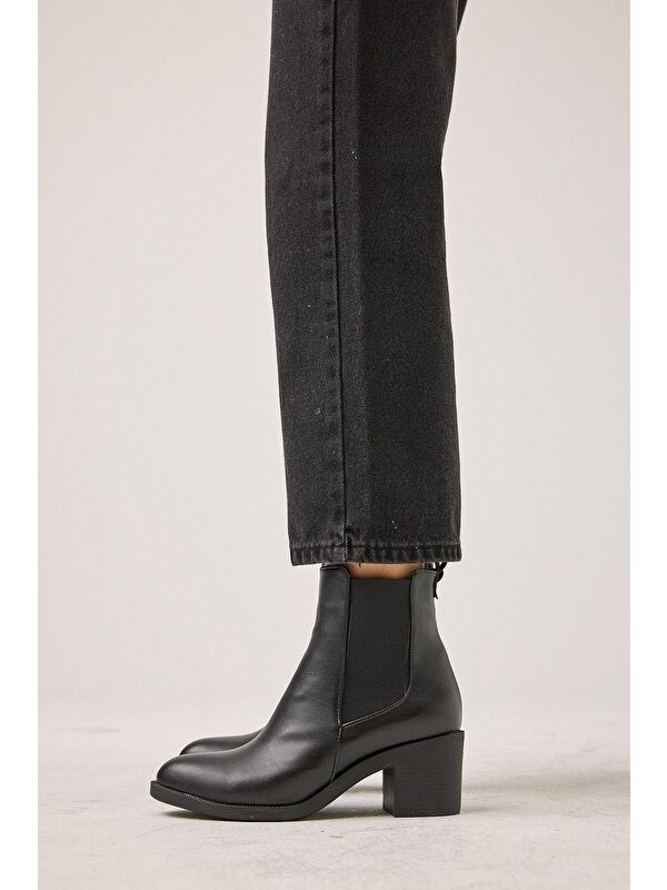 Siyah Kadın Topuklu Bot - Görsel 2