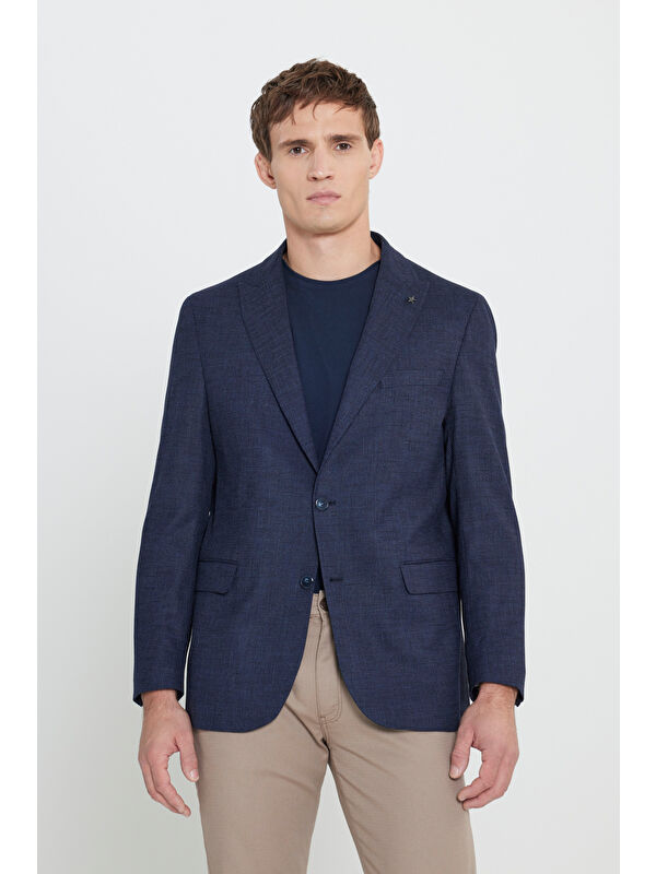AC&Co / Altınyıldız Classics Erkek Lacivert Regular Fit Kırlangıç Yaka Armürlü Kapak Cepli Ceket