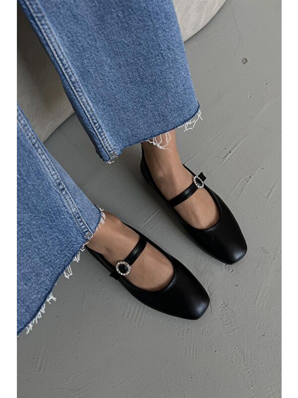 Straswans Beyaz Straswans Berny Kemer Kadın Detay Deri Babet