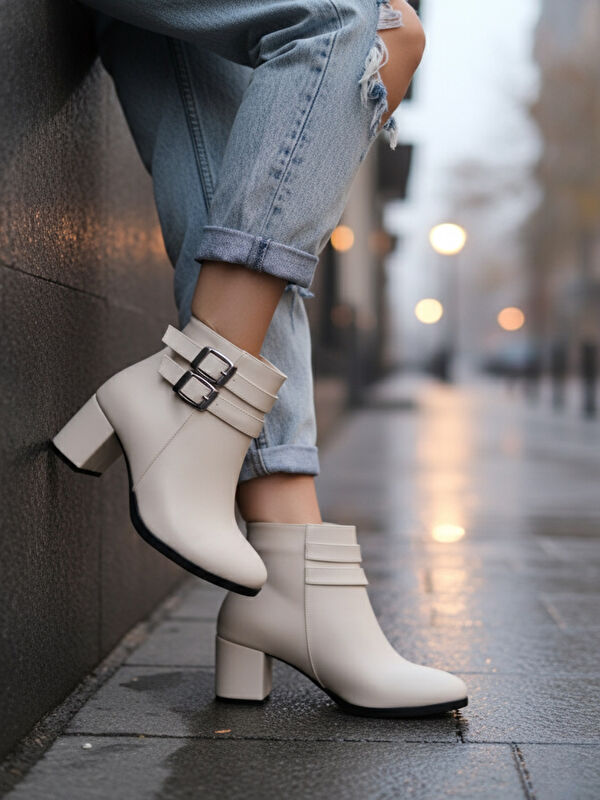 Kadın Hermina Çift Tokalı Bej Cilt Kısa Bot - Görsel 3