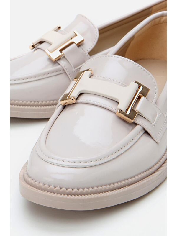 Kadın Rugan Bej Tokalı Klasik Loafer - Görsel 6