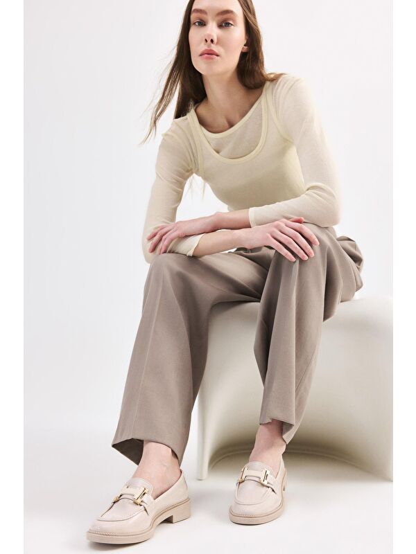 Kadın Rugan Bej Tokalı Klasik Loafer - Görsel 9