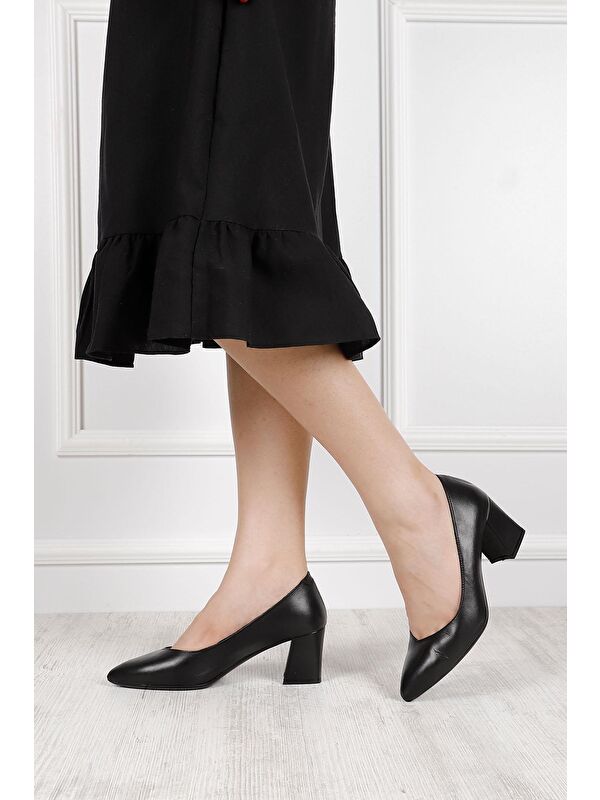 Gonderi(r) Kahverengi Gonderi(r) Hakiki Deri Kadın Sivri Burun Orta Kalın Topuklu Ayakkabı