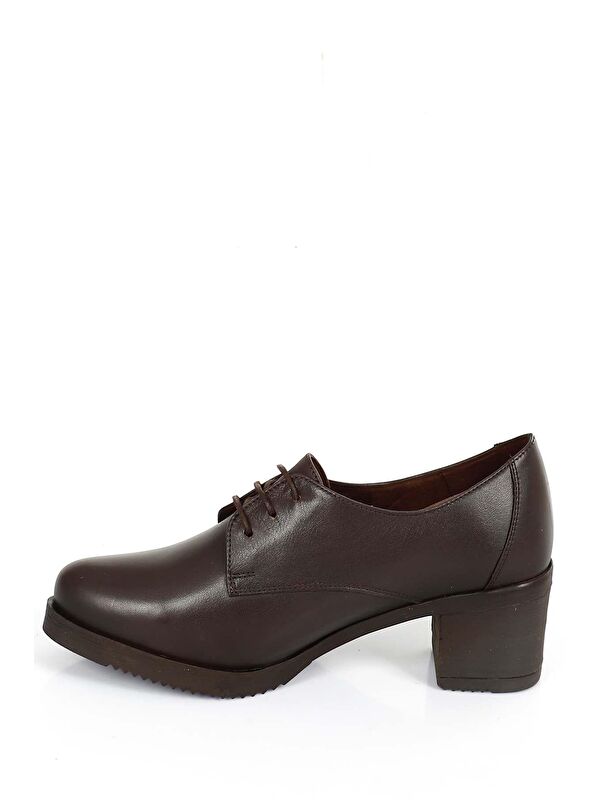 KAHVERENGİ Hakiki Deri Yuvarlak Burun Orta Topuklu Bağcıklı Kadın Ayakkabı 24230 - Görsel 8