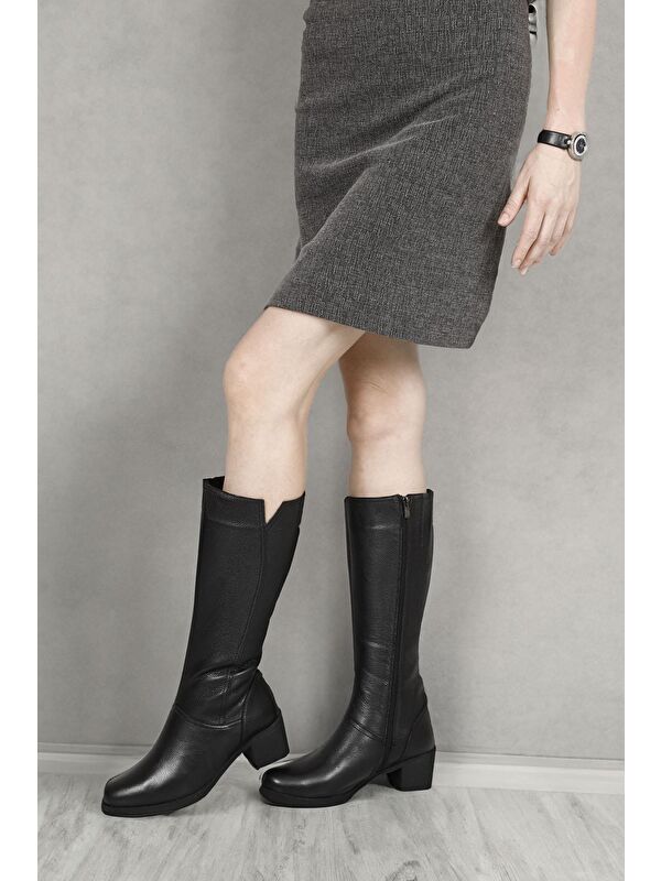 KOYU SİYAH Hakiki Deri Yuvarlak Burun Kauçuk Taban Topuklu Fermuarlı Kadın Günlük Çizme 46529 - Görsel 3