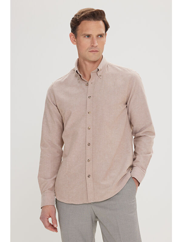 AC&Co / Altınyıldız Classics Erkek Vizon Slim Fit Dar Kesim Düğmeli Yaka Pamuklu Oxford Gömlek