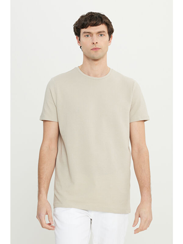 Altınyıldız Classics Erkek Bej Pamuklu Slim Fit Dar Kesim Bisiklet Yaka Esnek Tişört