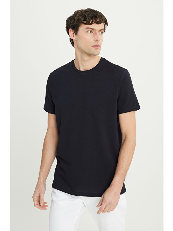 Altınyıldız Classics Erkek Siyah Pamuklu Slim Fit Dar Kesim Bisiklet Yaka Esnek Tişört
