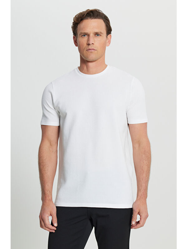 Altınyıldız Classics Erkek Beyaz Pamuklu Slim Fit Dar Kesim Bisiklet Yaka Esnek Tişört