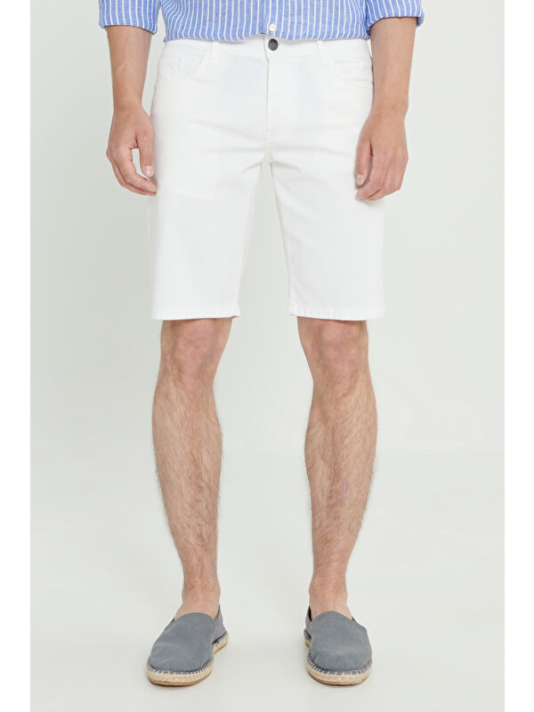 Altınyıldız Classics Erkek Beyaz Slim Fit Dar Kesim Yan Cepli Gofre Desenli Şort