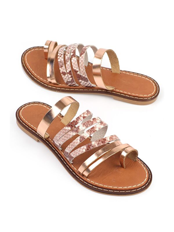 Baş Parmak Detaylı Bantlı Kadın Terlik - Görsel 3