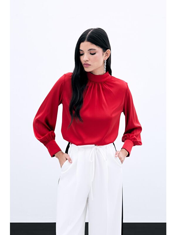 SATEEN Yaka Detaylı Saten Bluz - Kırmızı