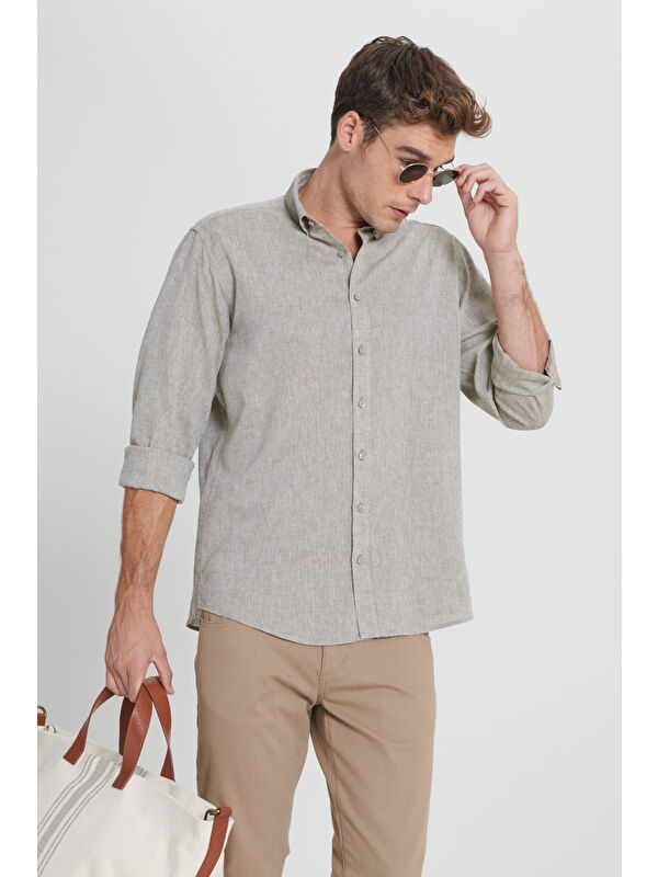 AC&Co / Altınyıldız Classics Erkek Haki Comfort Fit Rahat Kesim Düğmeli Yaka Keten Gömlek