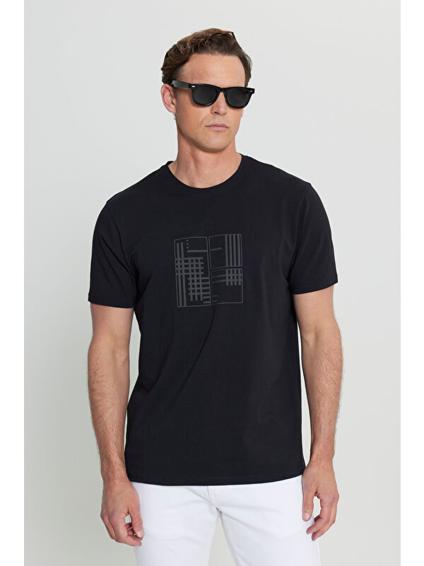 Altınyıldız Classics Erkek Siyah Pamuklu Slim Fit Dar Kesim Baskılı Esnek Tişört
