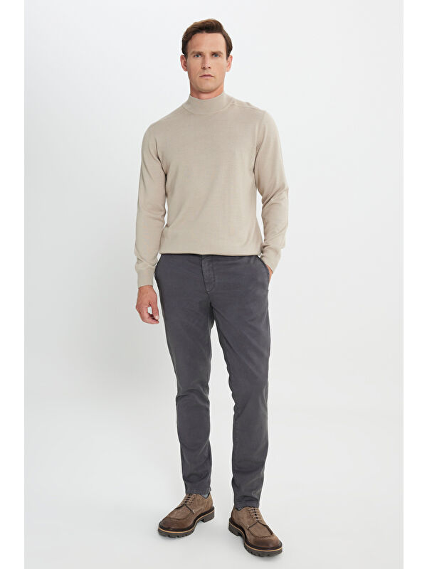 Altınyıldız Classics Erkek Antrasit Pamuklu Slim Fit Dar Kesim Diagonal Desenli Pileli Yan Cep Casual Pantolon