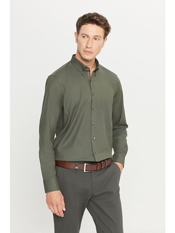 Altınyıldız Classics Erkek Haki Pamuklu Slim Fit Dar Kesim Düğmeli Yaka Esnek Gabardin Gömlek