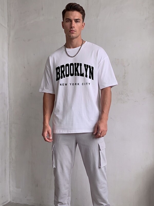 Trendseninle Beyaz Brooklyn NTCity Organik Pamuk Dokulu Comfort Fit Bisiklet Yakalı Tişört