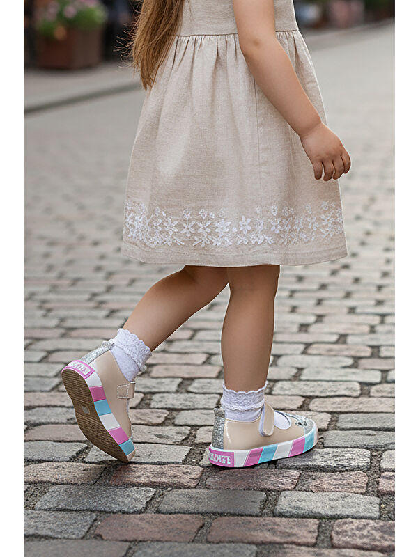 Kiko Kids Beyaz Kiko Kids Gilan Cirtli Işıklı Kız Çocuk Babet Ayakkabı