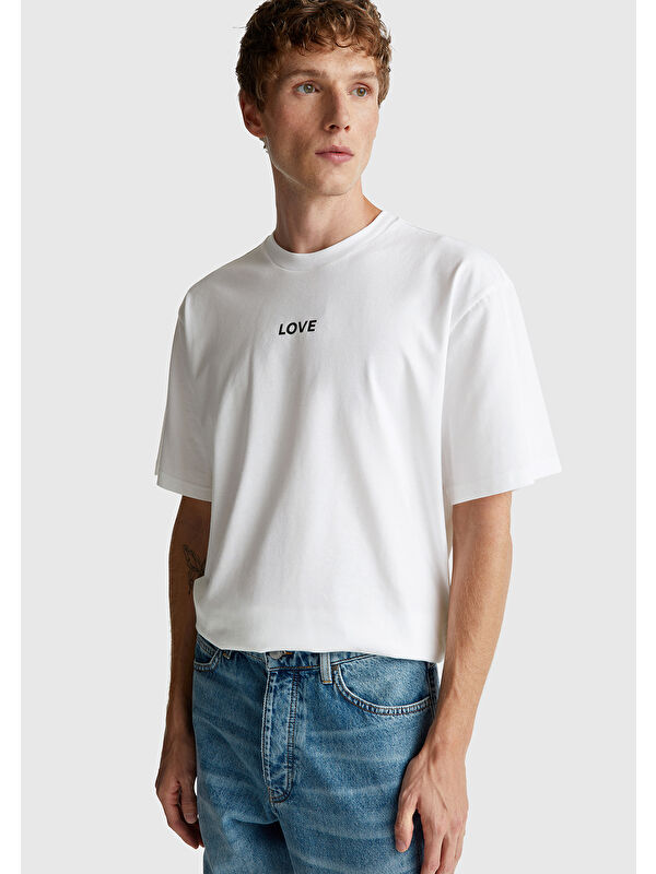 United Colors Of Benetton Erkek Beyaz-Love Baskılı %100 Pamuk Önü ve Arkası Baskılı Tişört