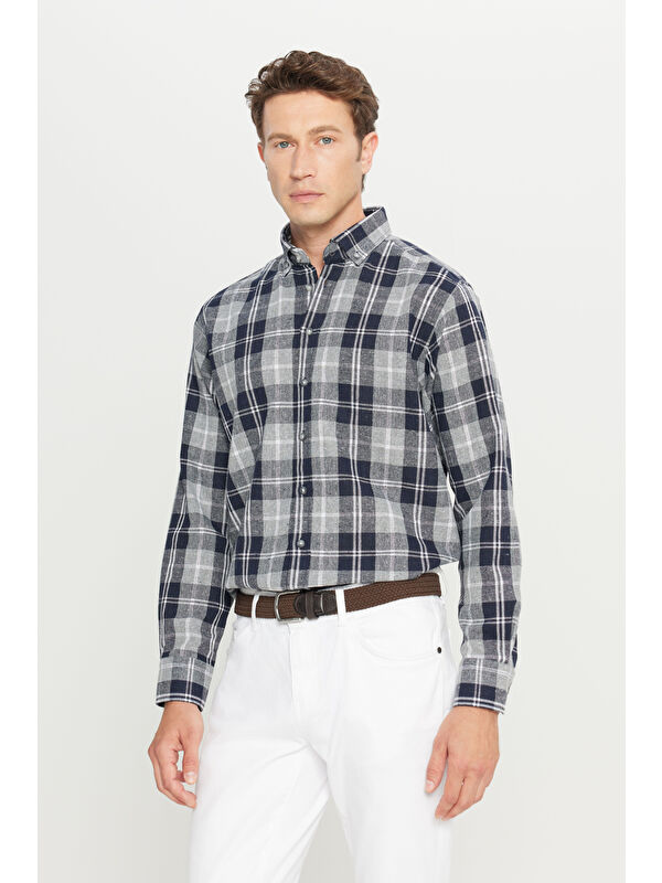 AC&Co / Altınyıldız Classics Erkek Siyah Comfort Fit Rahat Kesim Düğmeli Yaka Ekose Desenli Gömlek