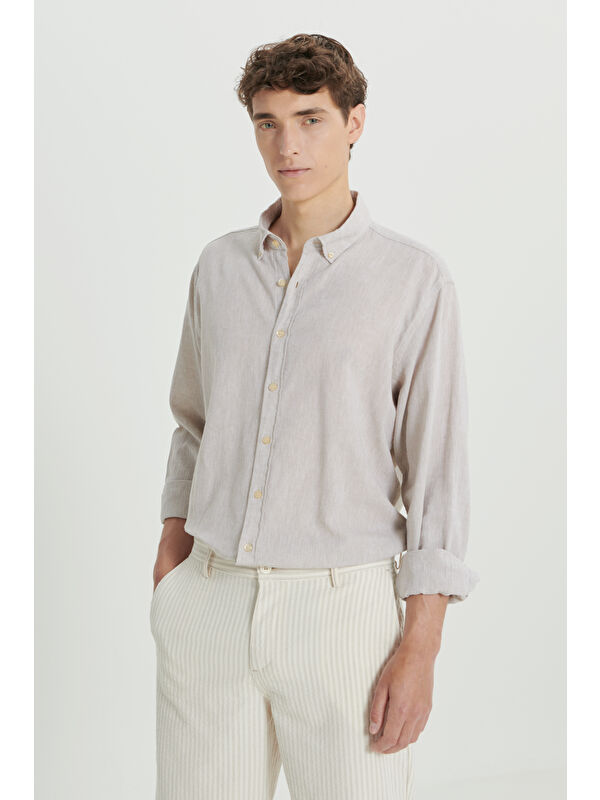 AC&Co / Altınyıldız Classics Erkek Bej Comfort Fit Rahat Kesim Düğmeli Yaka Keten Gömlek