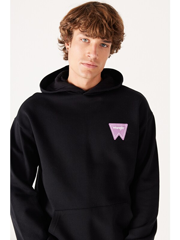 Wrangler Loose Fit Rahat Kesim Kapüşonlu İçi Polarlı Sırt Baskılı Siyah Sweatshirt
