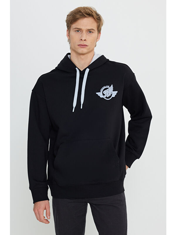 Wrangler Regular Fit Normal Kesim Kapüşonlu İçi Polarlı Siyah Sweatshirt
