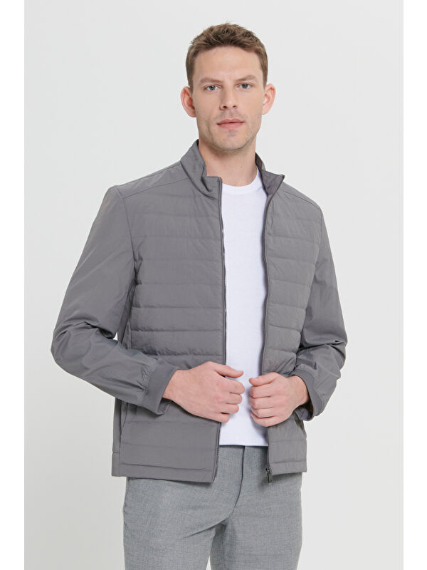 Altınyıldız Classics Erkek Gri Standart Fit Normal Kesim Gizli Kapüşonlu Yan Cep Kapitone Mont