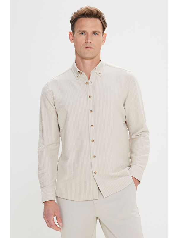 AC&Co / Altınyıldız Classics Erkek Bej Slim Fit Dar Kesim Düğmeli Yaka %100 Pamuk Gömlek