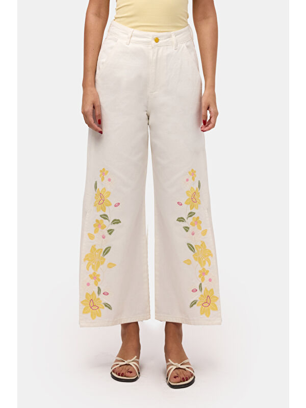 It's Basic Kadın Kırık Beyaz 7s6-101 Culotte Fit Çiçek Nakışlı Tasarım Denim Jean