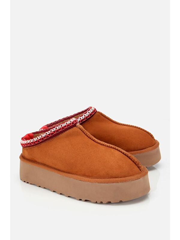 Yaya By Hotiç Kahverengi Yaya By Hotiç Yaya By Kadın Süet Dikiş Detaylı İçi Kürklü Yüksek Tabanlı Yarım Bot Terlik