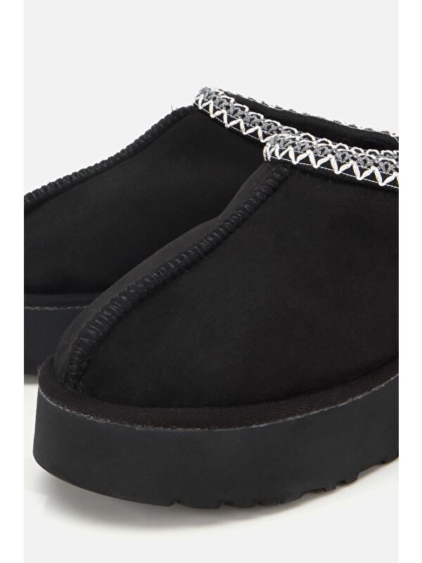 Yaya By Hotiç Kahverengi Yaya By Hotiç Yaya By Kadın Süet Dikiş Detaylı İçi Kürklü Yüksek Tabanlı Yarım Bot Terlik