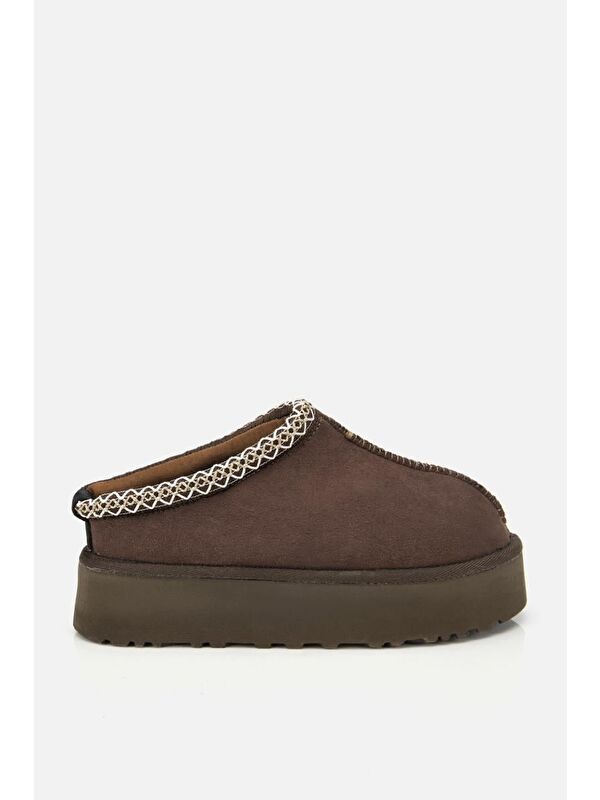 Yaya By Hotiç Kahverengi Yaya By Hotiç Yaya By Kadın Süet Dikiş Detaylı İçi Kürklü Yüksek Tabanlı Yarım Bot Terlik