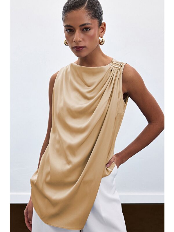 SATEEN Aksesuar Detaylı Kolsuz Bluz - Camel