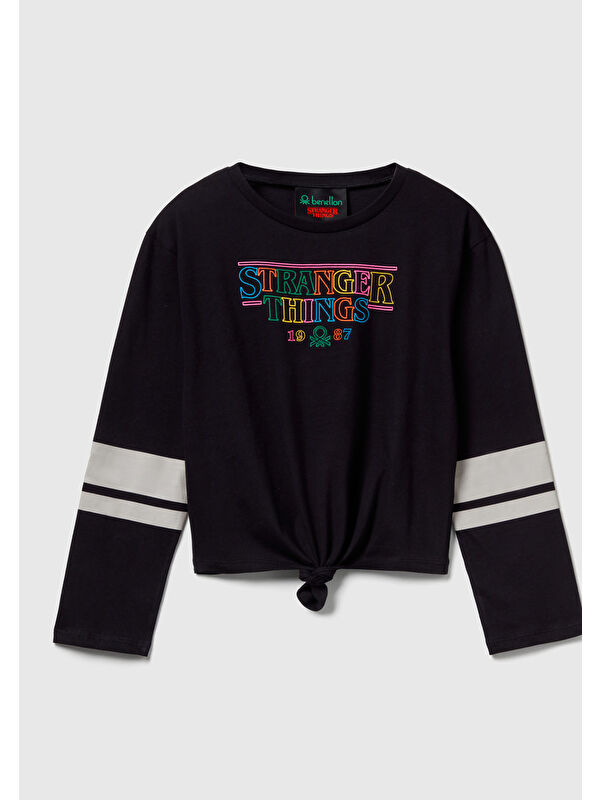 United Colors Of Benetton Kız Çocuk Siyah %100 Pamuk Stranger Things Ön Düğüm Detaylı Kol Şerit Baskılı T-Shirt