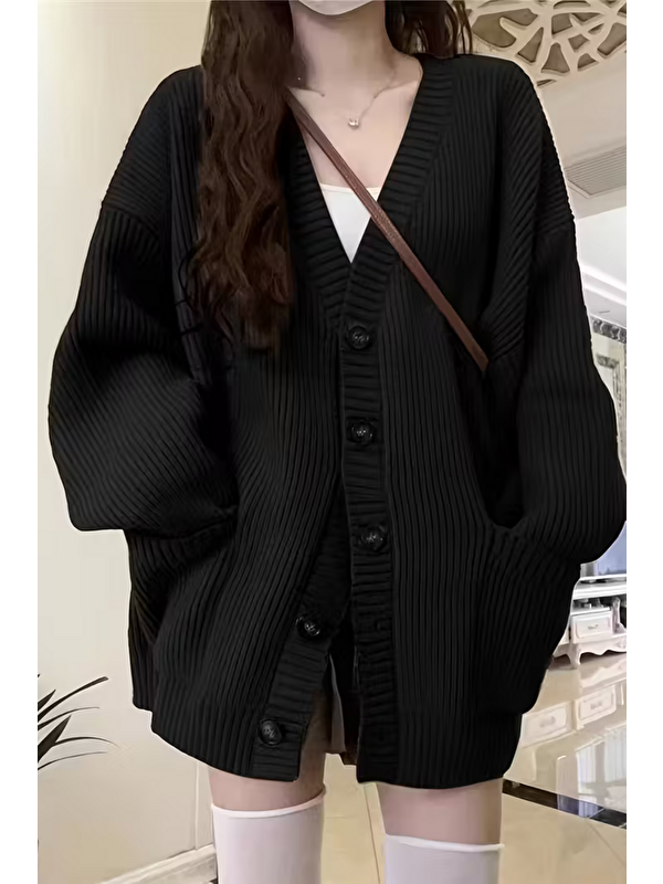 Tarz Cool Kadın Siyah Oversize Cepli Düğmeli V Yaka Triko Hırka
