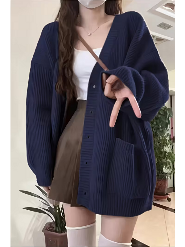 Tarz Cool Kadın Lacivert Oversize Cepli Düğmeli V Yaka Triko Hırka