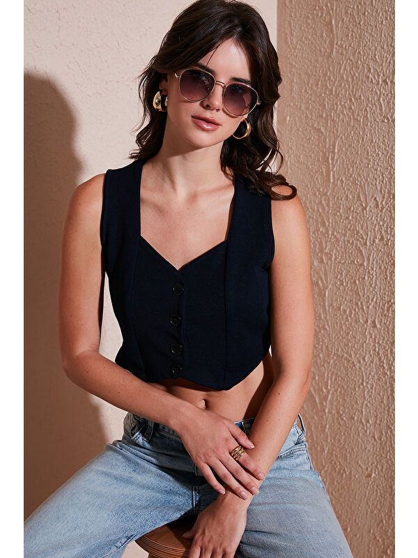 Lela Slim Fit Kalp Yaka Düğmeli Kalın Askılı Kadın Crop Yelek 5865497
