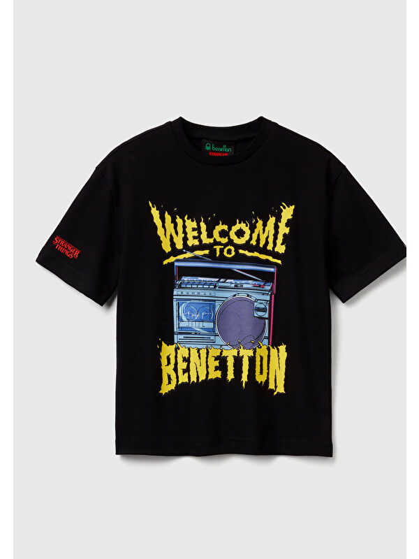 United Colors Of Benetton Erkek Çocuk Siyah %100 Pamuk Stranger Things Ön Baskılı Kısa Kollu T-Shirt
