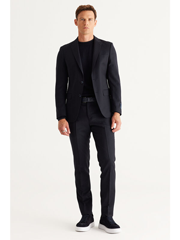 Altınyıldız Classics Erkek Koyu Lacivert Slim Fit Dar Kesim Kırlangıç Yaka %100 Yün Çizgili Takım Elbise
