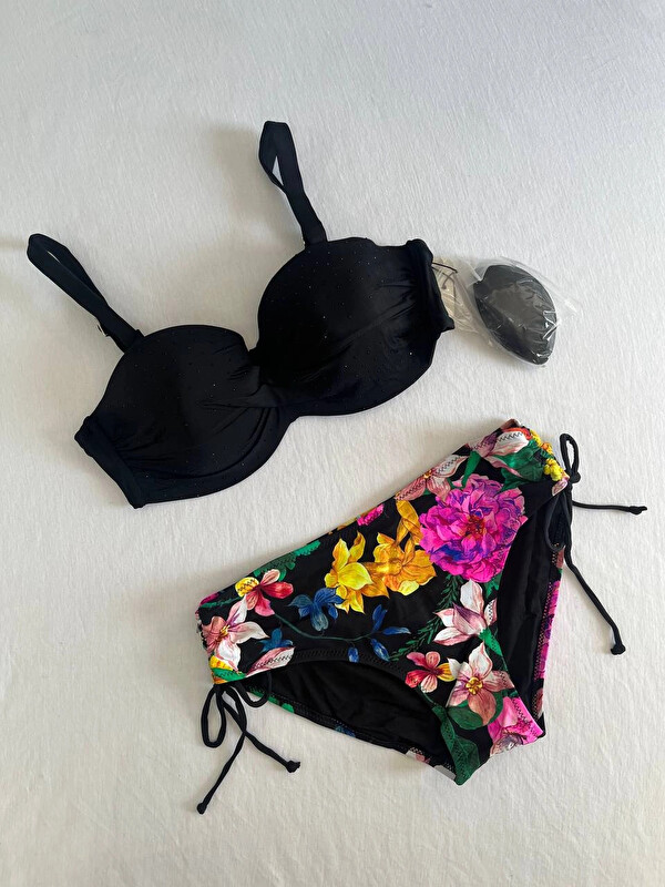 Hazelin Kadın Siyah Taş İşlemeli Çiçek Desenli Bikini Takım HZL25S-LC3368