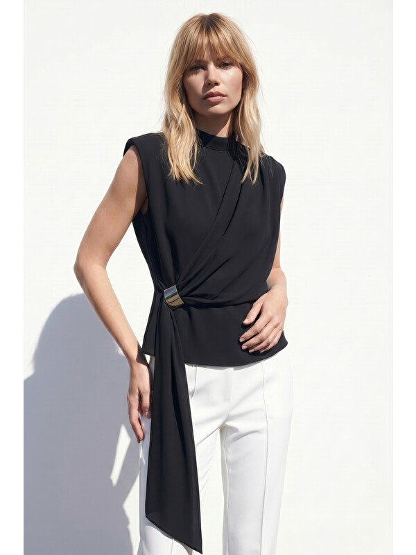 SATEEN Kuşak Detaylı Aksesuarlı Bluz - Siyah