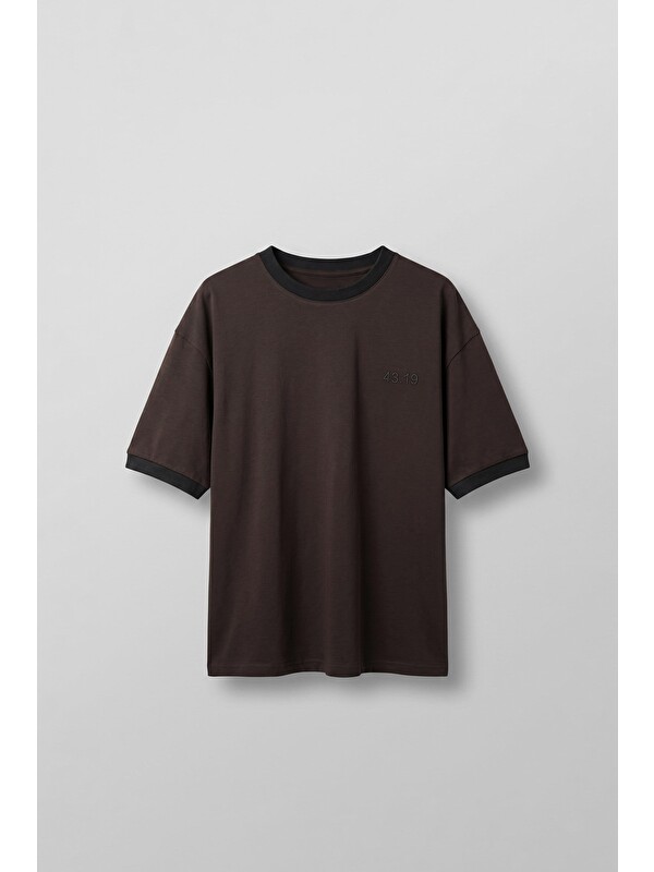 Abluka Online Erkek Nakış Detaylı Kontrast Bisiklet Yaka Boxy Fit T-Shirt Koyu Kahve