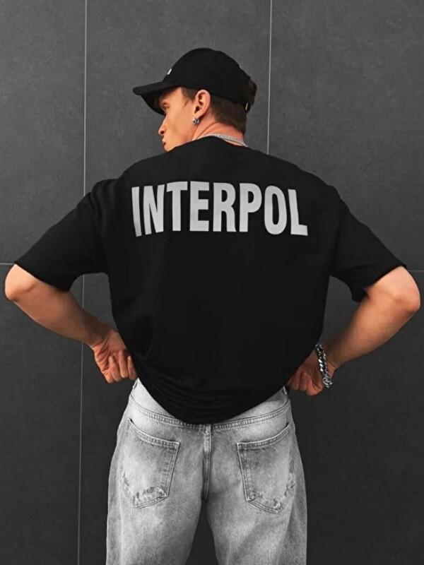 Trendseninle Erkek Siyah Interpol Baskı %100 Organik Pamuk Oversize Tişört