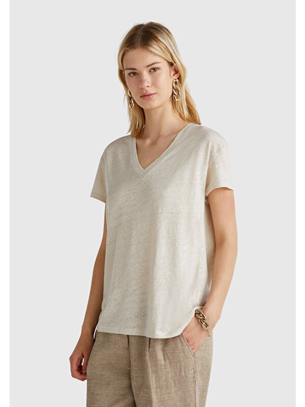 United Colors Of Benetton Kadın Taş Rengi %100 Keten Düşük Omuzlu Relax Fit V Yaka T-Shirt