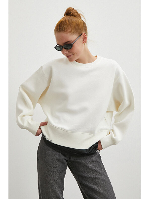 Never More Eteği Dantelli Oversize Sweatshirt Beyaz
