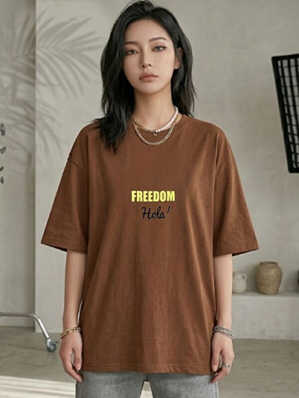 Trendseninle Kahve Freedom Hola Baskılı Tişört