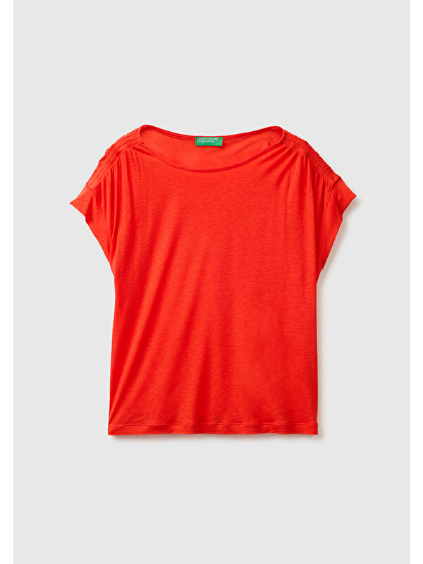 United Colors Of Benetton Kadın Kırmızı Keten Liyosel Karışımlı Omuzları Büzgü Detaylı T-Shirt