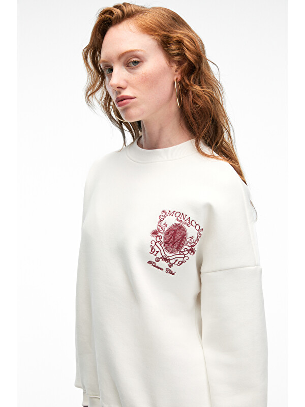 GRIMELANGE AUDRA Kadın Oversize Yuvarlak Yaka Nakış Detaylı BEYAZ Sweatshirt